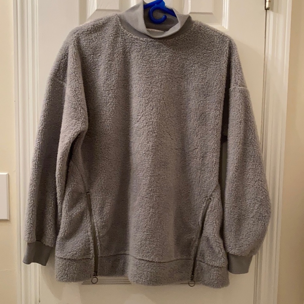 New without tags Sherpa turtleneck!